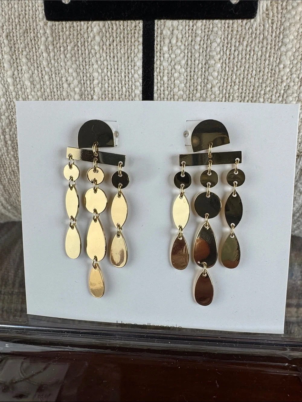 0670-Gold Dangle Drop Earrings‎ - Elegant Linked Teardrop Design